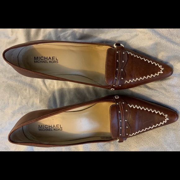 Michael Kors heels with stitching detail - Picture 2 of 5